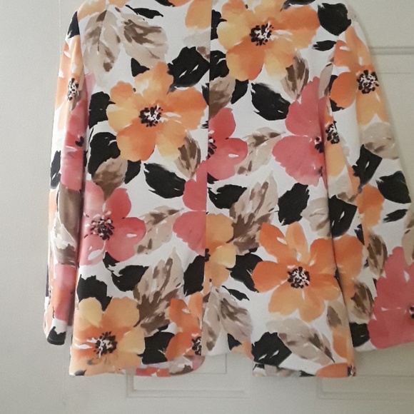 Blazer - Picture 2 of 5